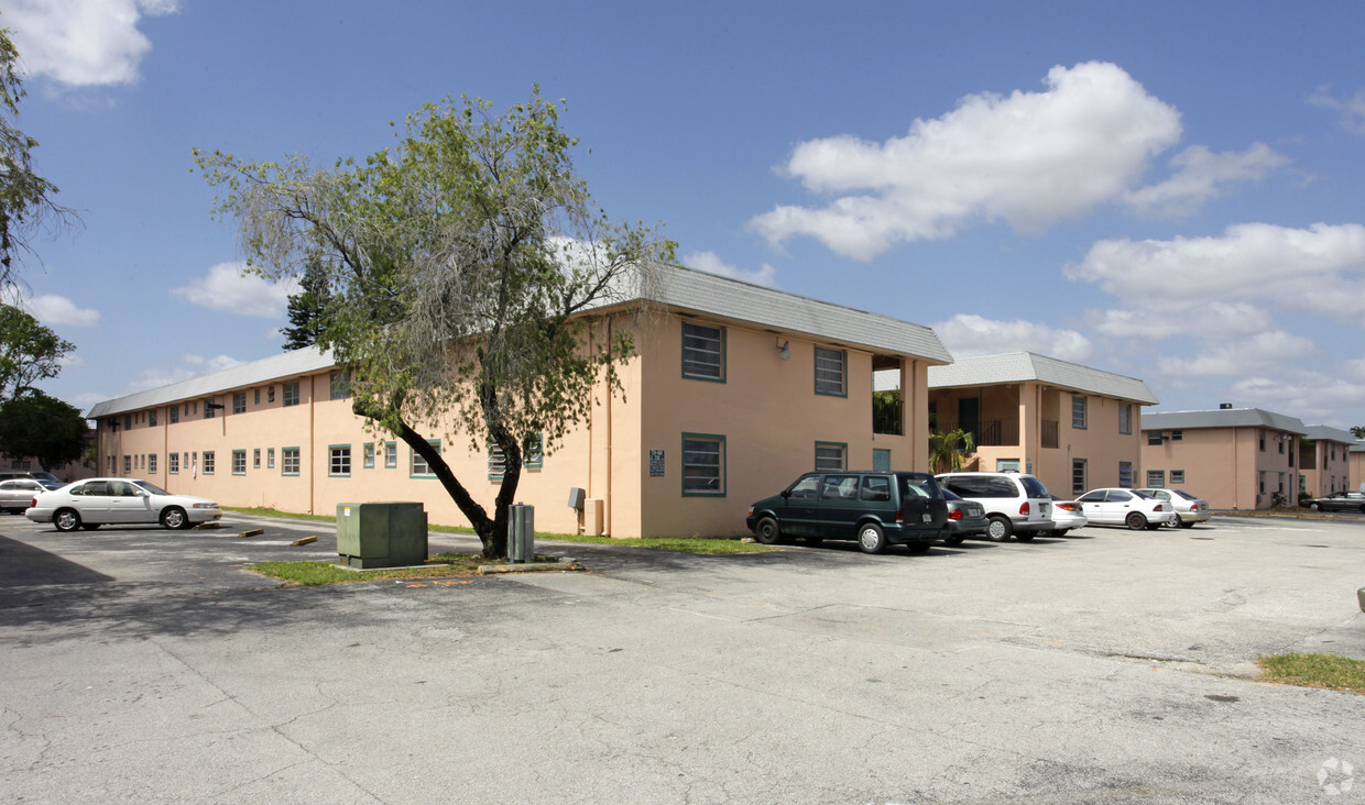 Building Photo - West Dade II