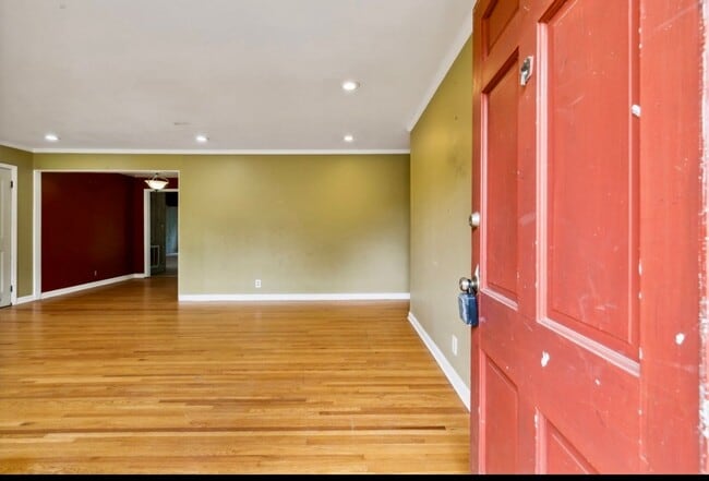 Foto del edificio - Very large 4 bedroom ranch in Donelson, TN...