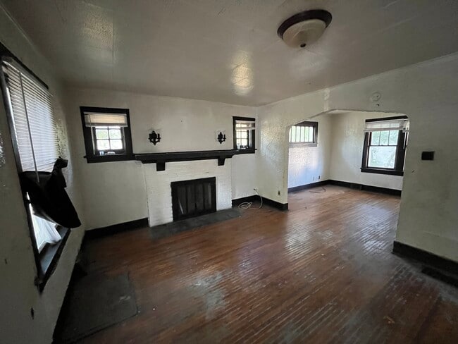 Building Photo - 920 S Maffit St