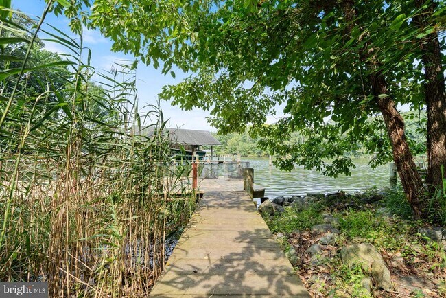 Foto del edificio - 45105 Mill Creek Way