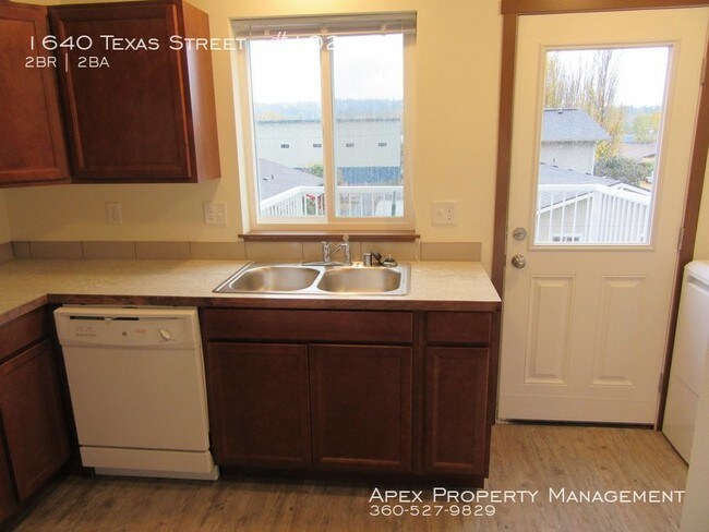 Building Photo - Eureka Townhomes - 1640 Texas Street