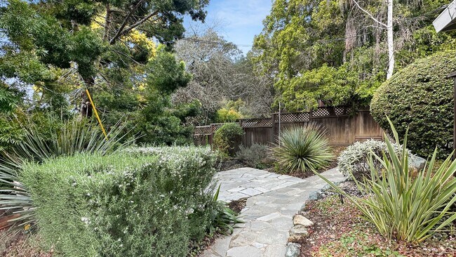 Building Photo - Light-Filled Home with Beautiful Garden & 2-Car Garage