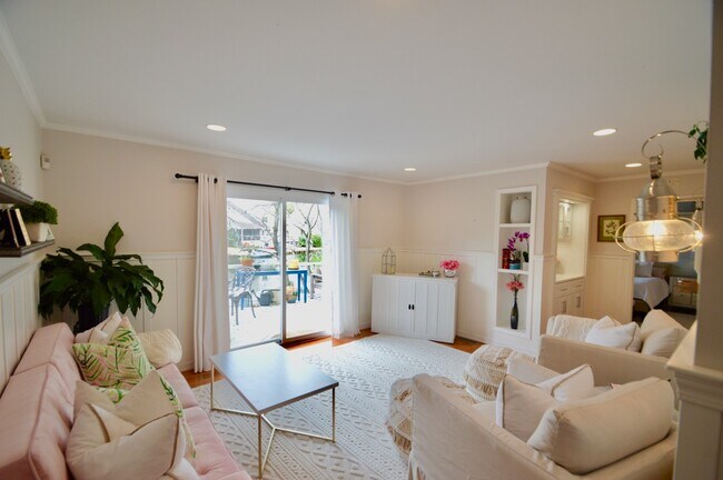 Foto del edificio - 775 Lake Frances Dr