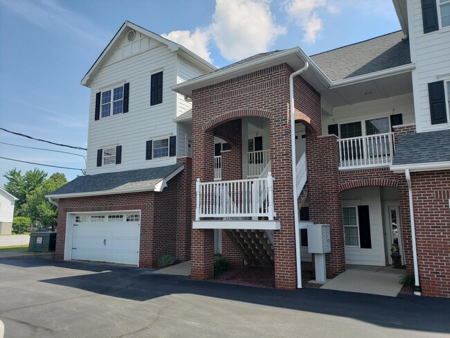 669 Riverside Dr, Beaver, PA 15009 - Townhome Rentals in Beaver PA