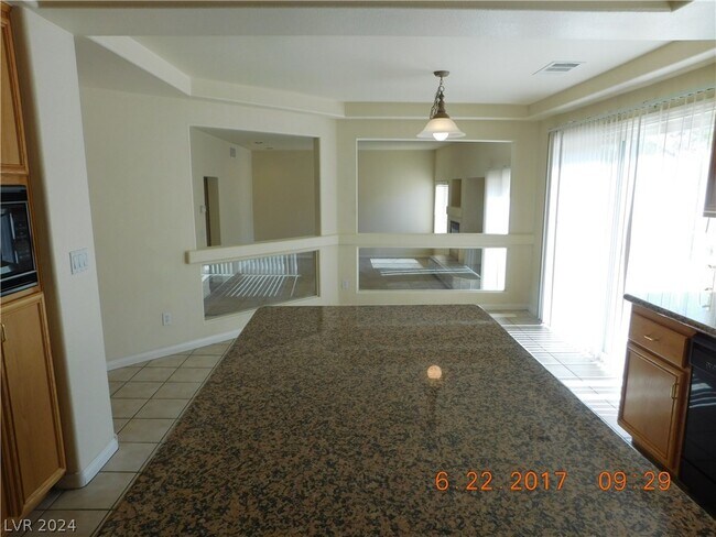 Foto del edificio - 6527 Gilded Lantern Ave