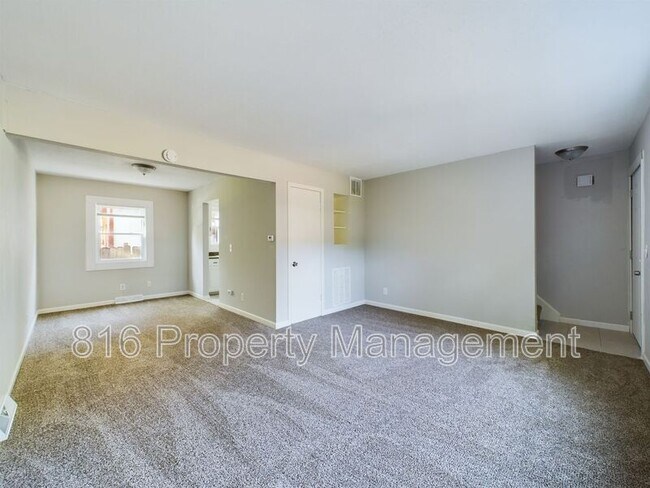 Foto del edificio - 3609-3611 E 69th St