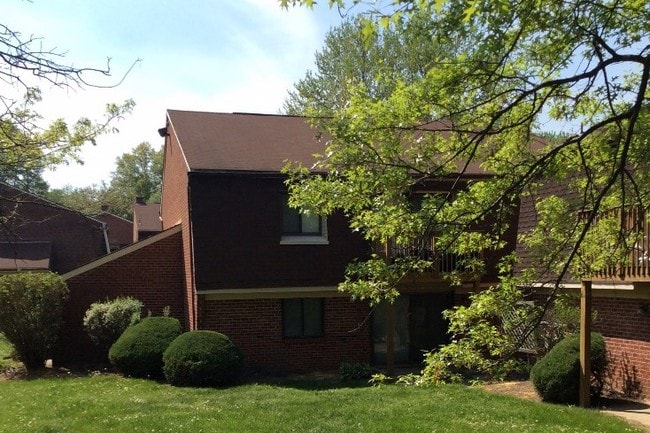 Building Photo - 423 Lawrence Rd