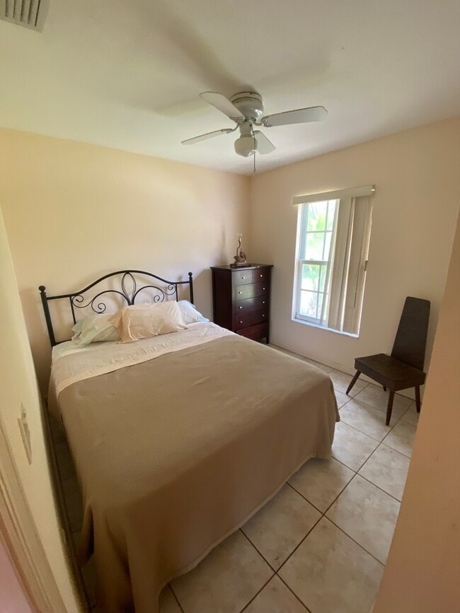 Building Photo - 11812 D Allyon Dr