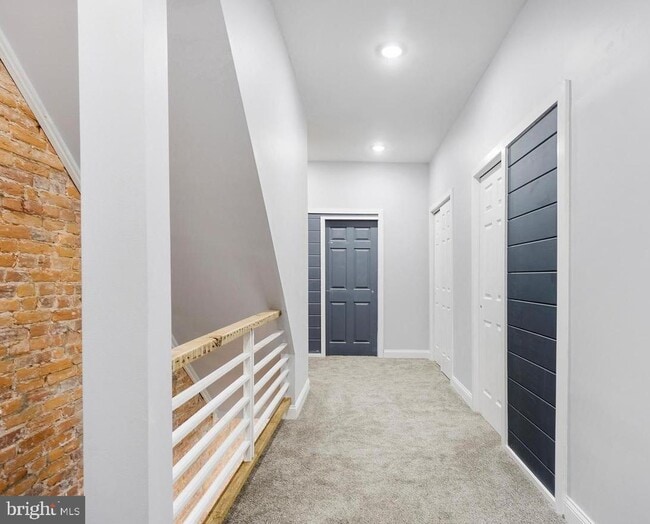 Building Photo - 654 N 36th St