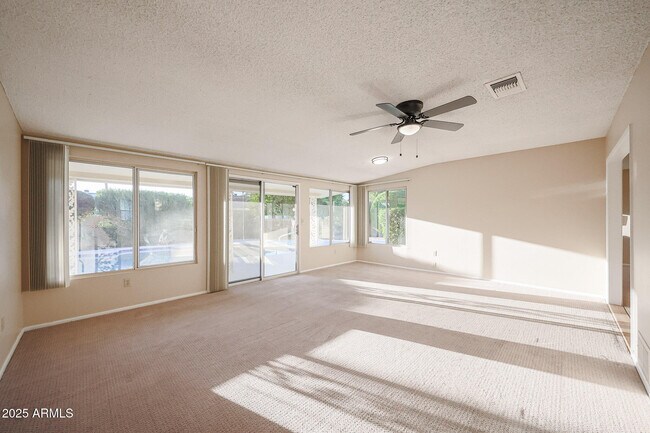 Foto del edificio - 10832 W Saratoga Cir