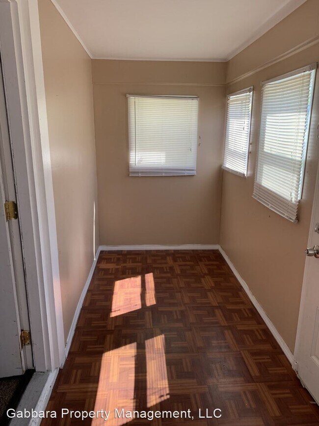 Foto del edificio - 2 br, 1 bath House - 307 Going