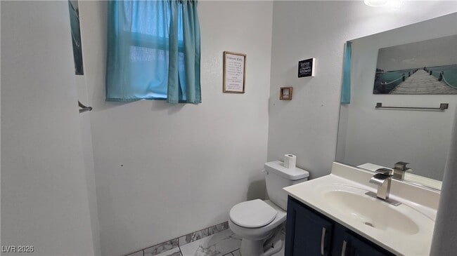 Building Photo - 5205 El Castano Ave