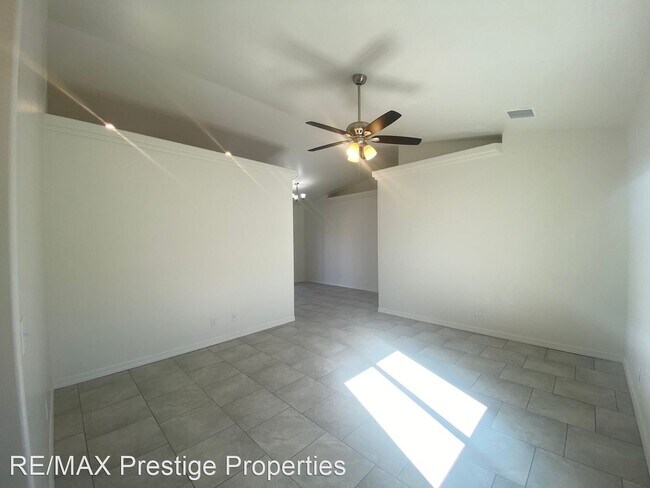 Foto del edificio - 3 br, 2 bath House - 1708 Los Angeles Street