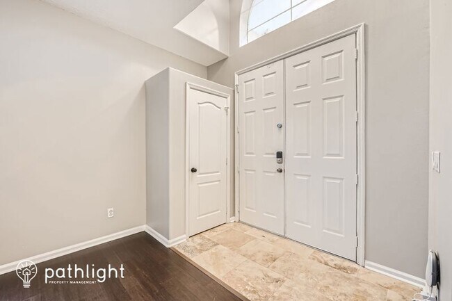 Building Photo - 15650 Autumn Glen Ave