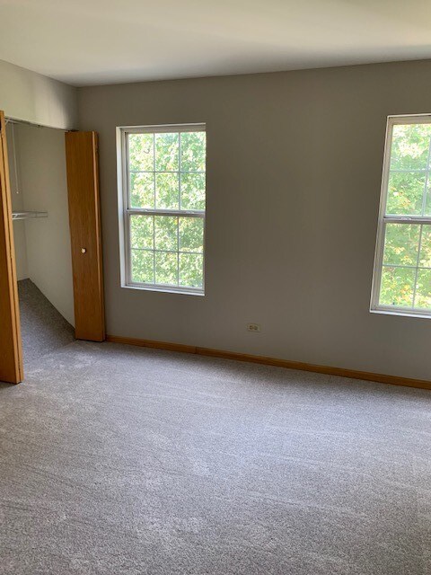 Building Photo - 2370 Woodhill Ct