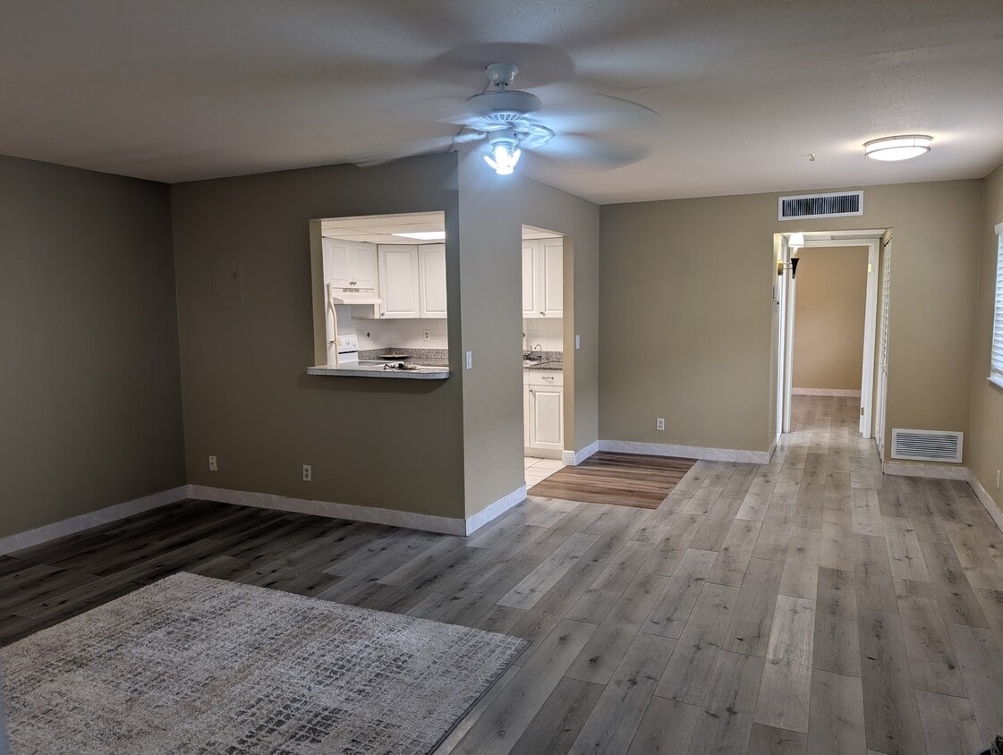 Primary Photo - 198 Tuscany D