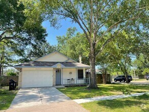 Building Photo - 14227 Clear Forest Dr