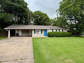 Building Photo - 1116 W Nettleton Ave