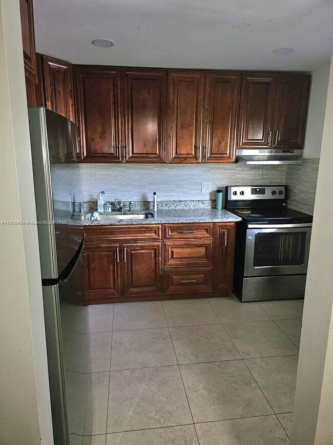 Building Photo - 8301 Sands Point Blvd