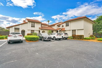 Building Photo - 5804 Fox Hollow Dr