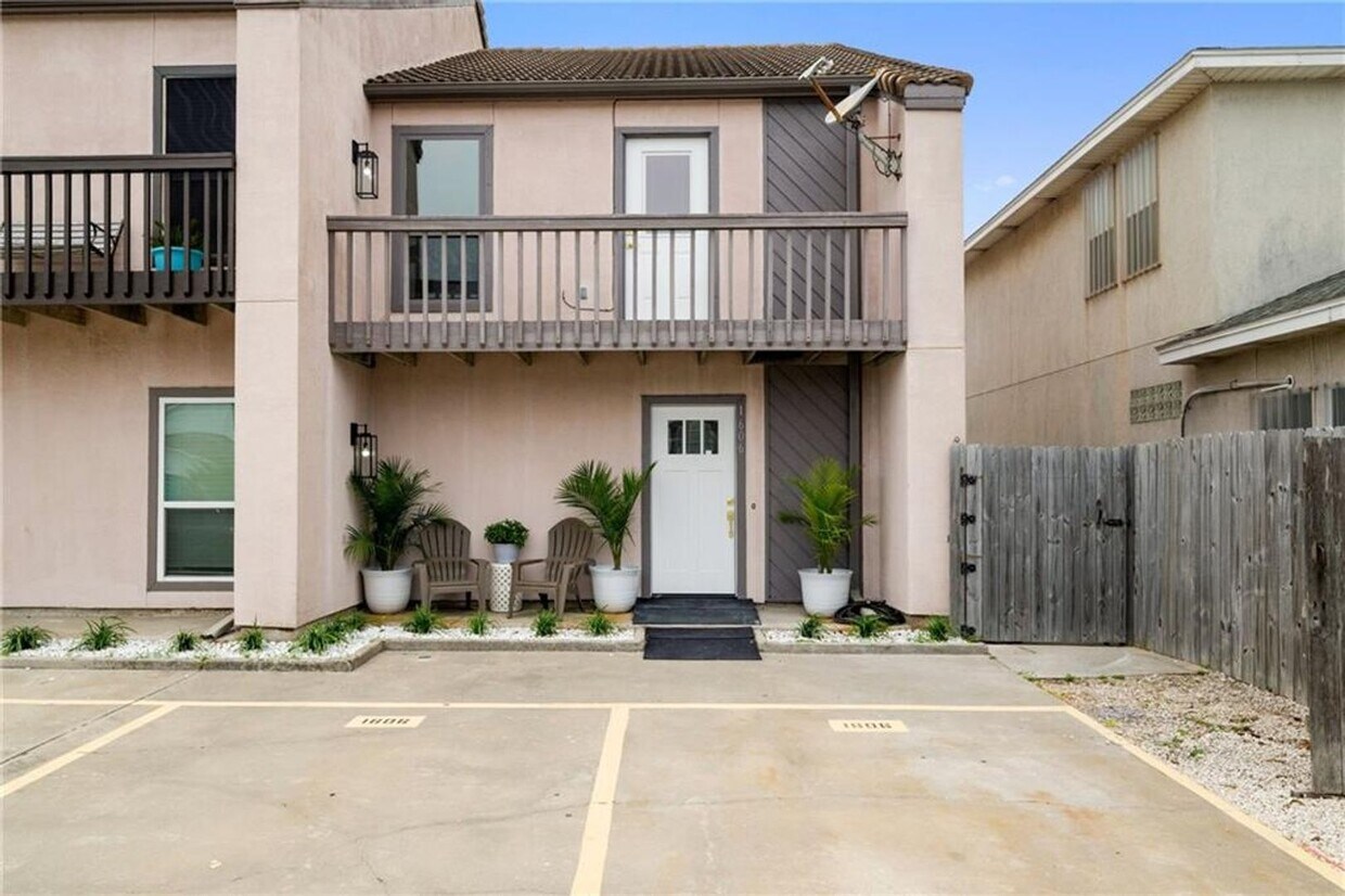 Primary Photo - 15317 Bonasse Ct