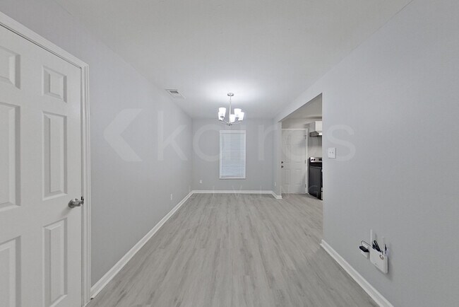 Foto del edificio - 230 E Colonial Dr