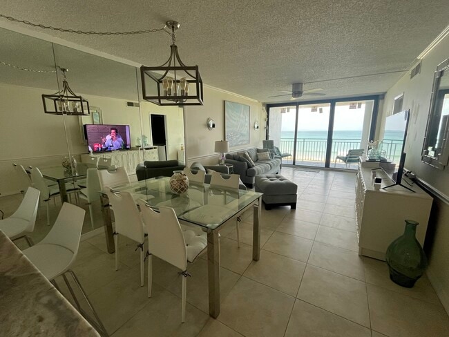 Building Photo - 10102 S Ocean Dr