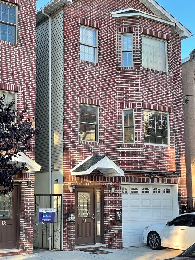 137 Terrace Ave Unit 3, Jersey City, NJ 07307 Apartments in Jersey
