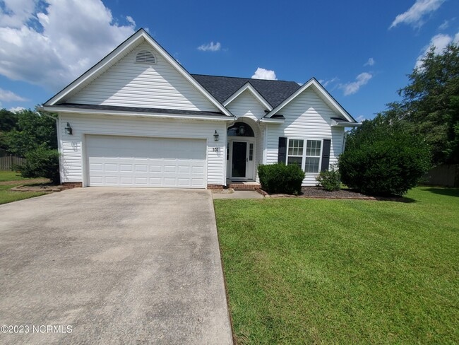 Building Photo - 301 Knoll Cir