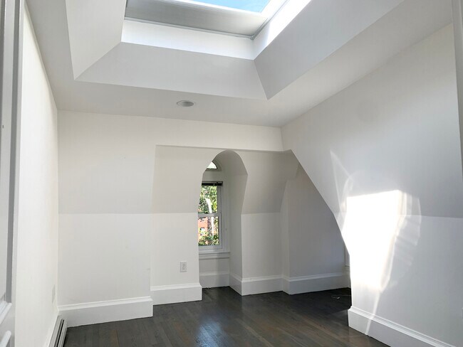 Foto del edificio - 195 Commonwealth Ave