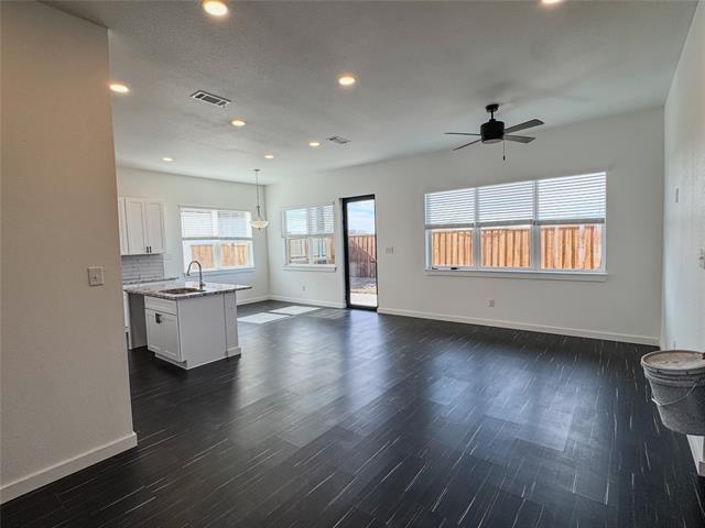 Foto del edificio - 340 Lucy Rd