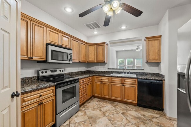 Building Photo - Silverado Trail 596/600