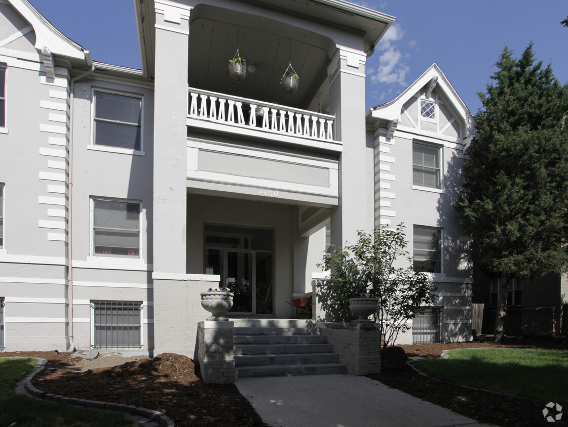 Building Photo - Poet Laureate Condos