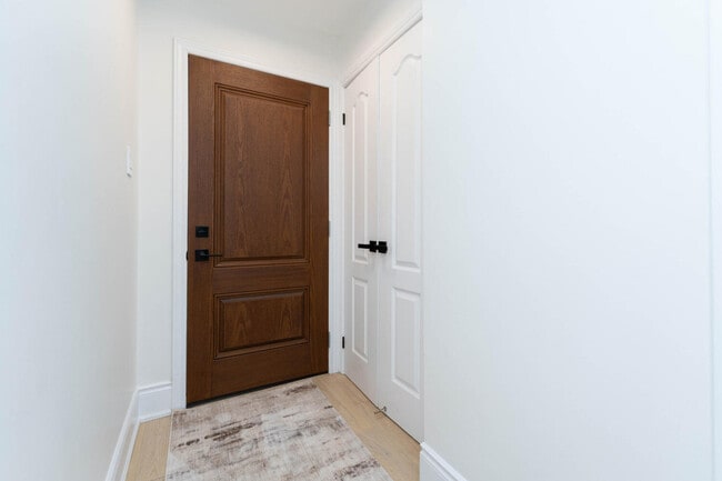 Building Photo - 54 Glenmanor Dr