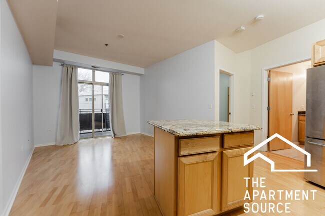 Foto del edificio - 2951 N Clybourn Ave