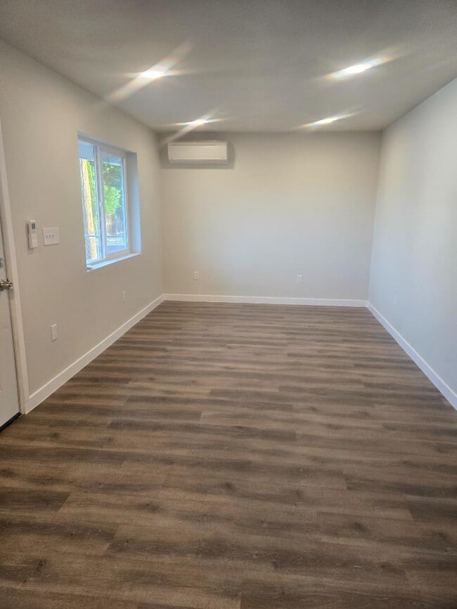 Foto del edificio - 107 Bush St