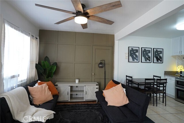 Foto del edificio - 9723 Belmont St