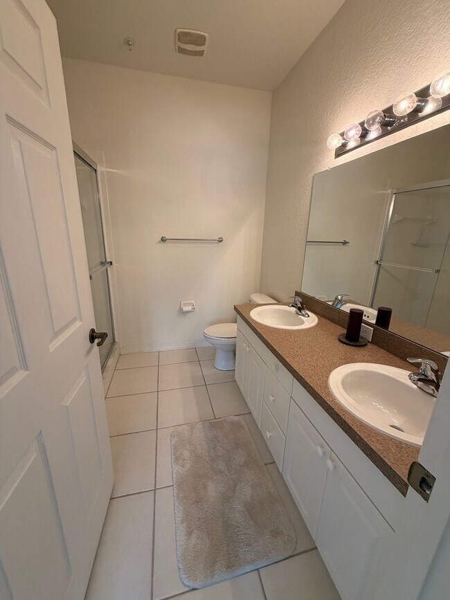 Foto del edificio - 3980 Mediterranea Cir