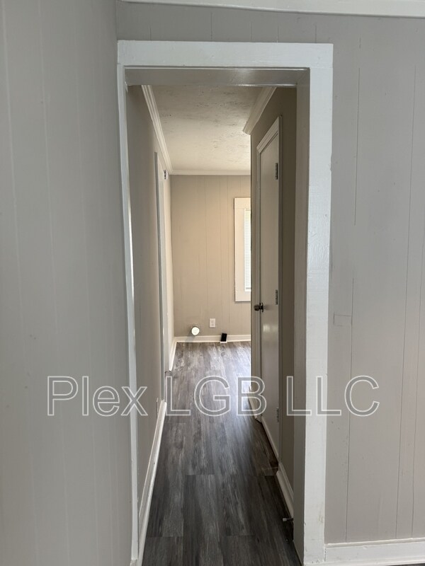 Building Photo - 106 Oak Ln