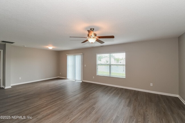 Building Photo - 9087 Gloucestershire Ct