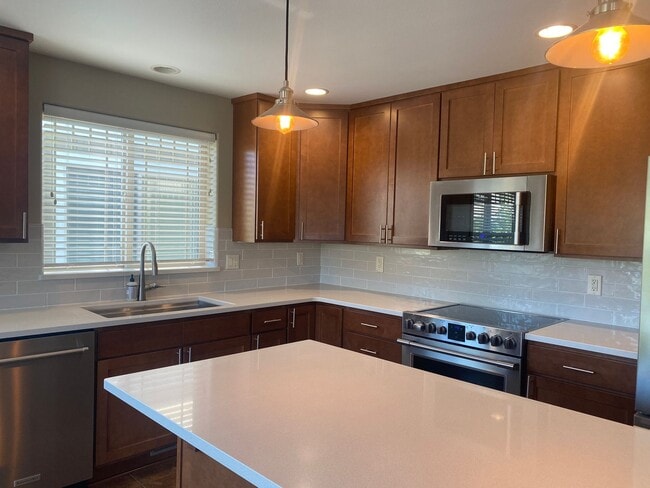 Foto del edificio - Spacious 3 Bedroom/ 3 Bathroom Near Boat L...