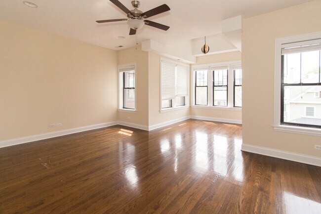 Foto del edificio - 3709 N Wilton Ave