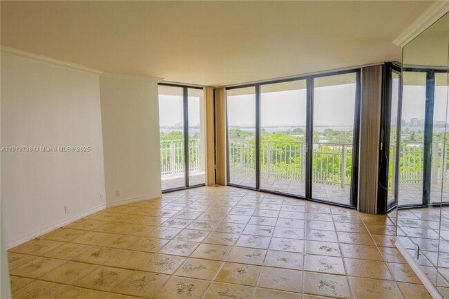 Foto del edificio - 1000 Quayside Terrace