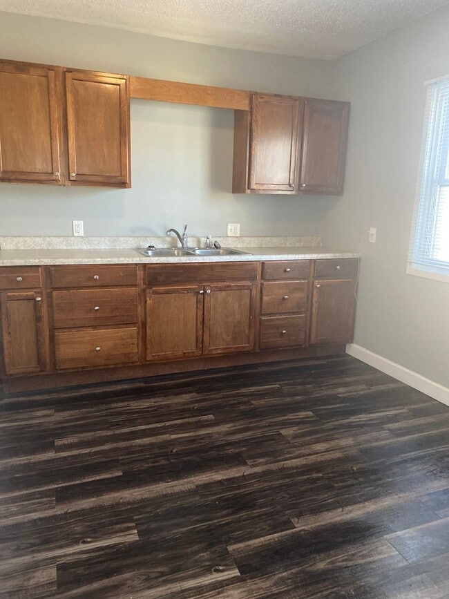 Building Photo - 633 Hope
