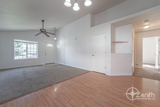 Building Photo - 5616 NE 64th Street