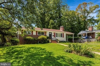 Building Photo - 6903 Fern Ln