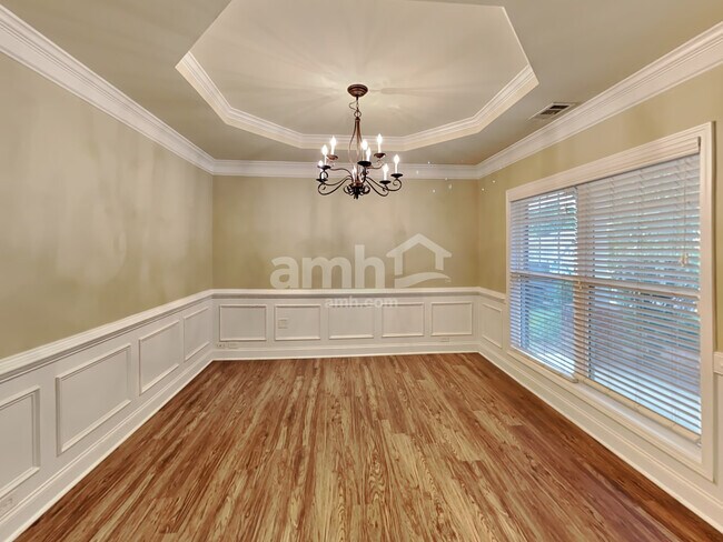 Foto del edificio - 531 Crestmont Ln