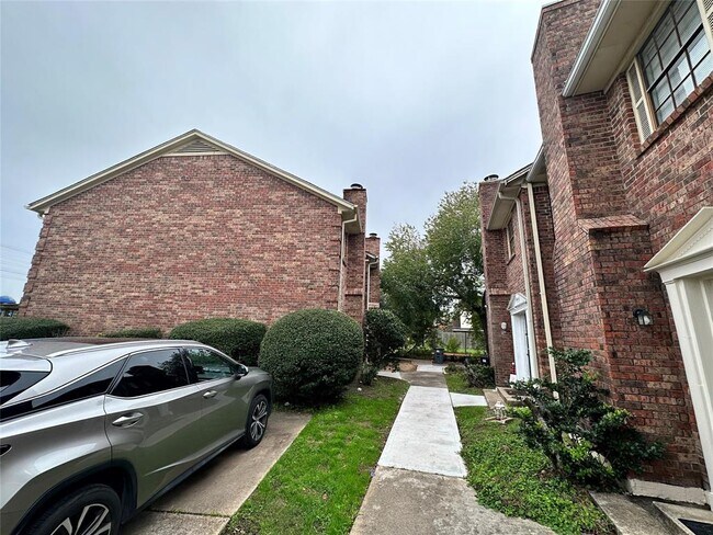 Building Photo - 13415 Gaby Virbo Dr