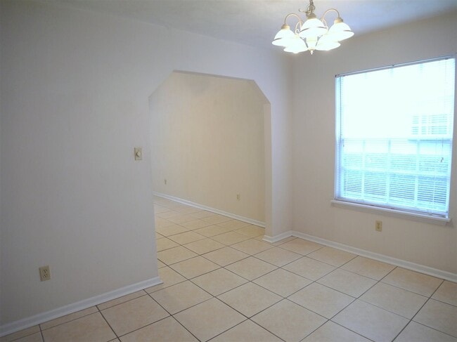 Building Photo - 428 Richview Park Cir W