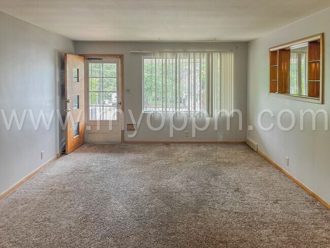 Foto del edificio - ALANSCO 3325/3327 N 61 ST